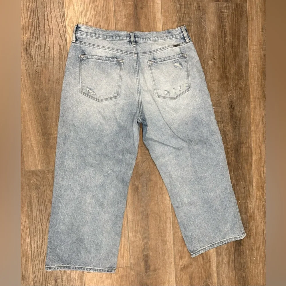 KanCan Women's Distressed Ankle Jeans in Light Blue - Picture 6 of 6